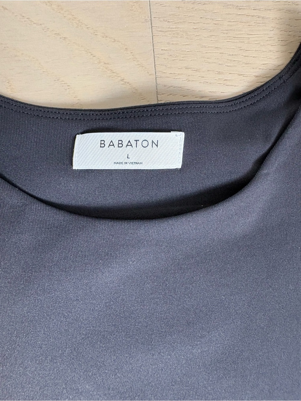 Babaton Cropped Tee - Picture 2 of 4